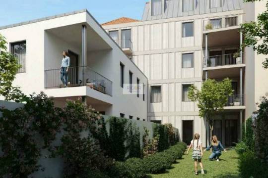 Apartamento T3 dúplex com jardim e varanda em construção a Cedofeita