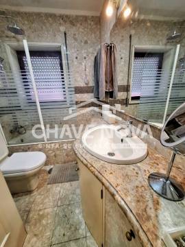 Apartamento T3 com box para 2 carros - Barão do Corvo