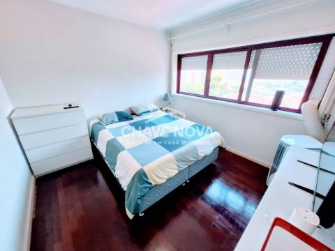 Apartamento T3 com box para 2 carros - Barão do Corvo