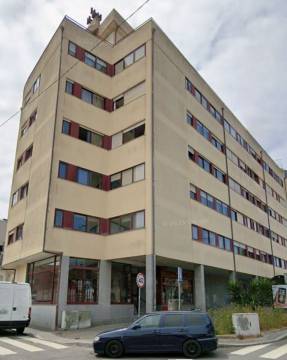 Apartamento T3 com box para 2 carros - Barão do Corvo