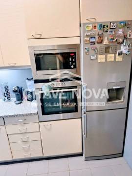 Apartamento T3 com box para 2 carros - Barão do Corvo