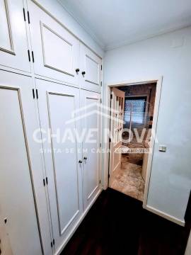 Apartamento T3 com box para 2 carros - Barão do Corvo
