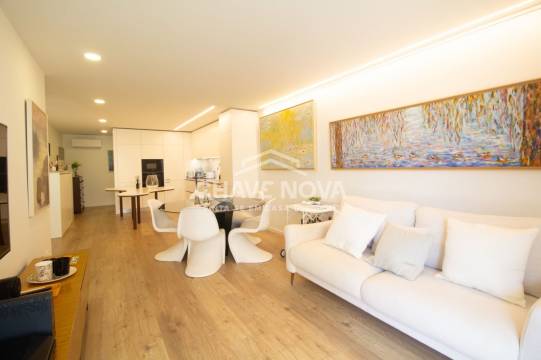 Apartamento T2 como novo com terraço- Douro Heritage Residence, Vila Nova de Gaia