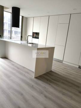Apartamento T2 Dúplex com varanda NOVO em Matosinhos Sul