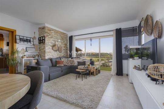 Apartamento T2 com jardim e piscina em Lagos, Algarve