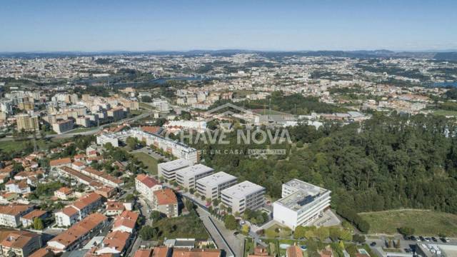 Apartamento T2 Novo c/ Varanda e Garagem em Mafamude (Quinta de Cravel)