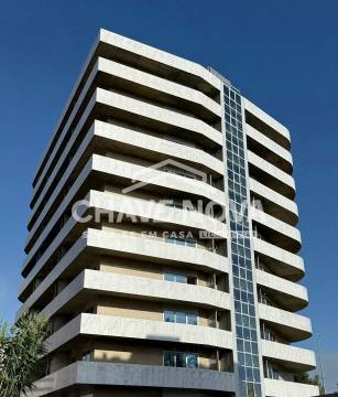 Arrendamento T1 c/lugar de garagem no Porto