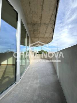 Arrendamento T1 c/lugar de garagem no Porto