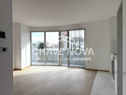 Arrendamento T1 c/lugar de garagem no Porto