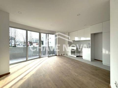 Arrendamento T1 c/lugar de garagem no Porto