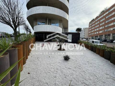 Arrendamento T1 c/lugar de garagem no Porto