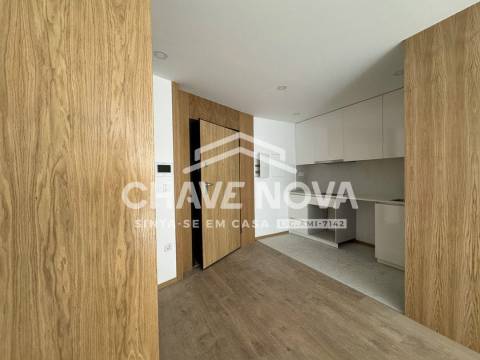 Arrendamento T1 c/lugar de garagem no Porto