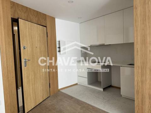 Arrendamento T1 c/lugar de garagem no Porto