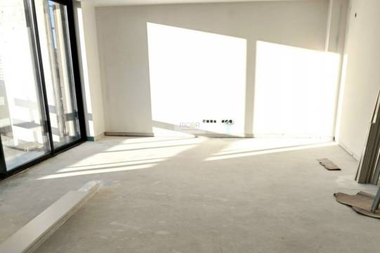 Apartamento T3 com sala a poente e vista mar em Matosinhos