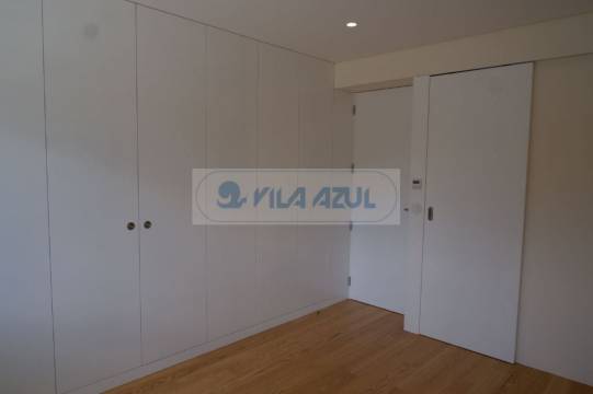 Apartamento T3 com Varanda, Terraço e Garagem na Boavista