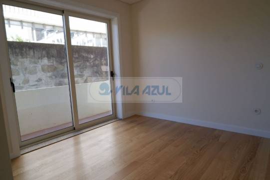 Apartamento T3 com Varanda, Terraço e Garagem na Boavista