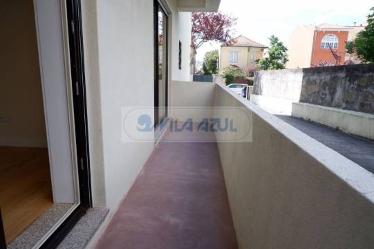 Apartamento T3 com Varanda, Terraço e Garagem na Boavista