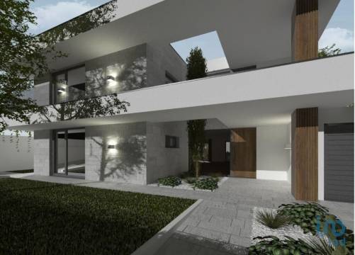 House in Almada