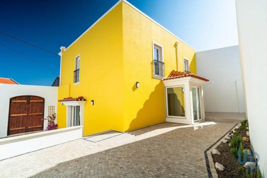 House in Cadaval