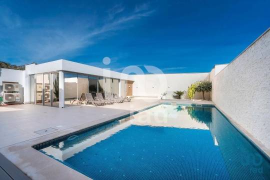 House in Faro