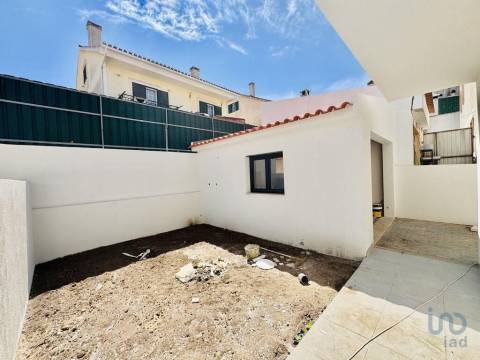 House in Sesimbra