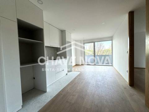 Arrendamento T1 c/lugar de garagem no Porto