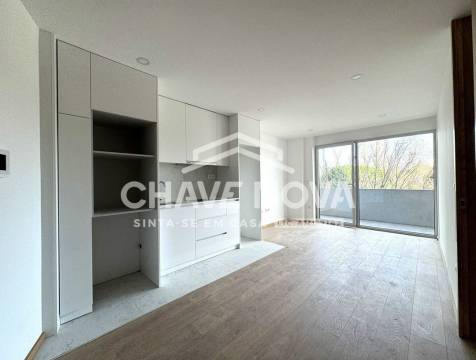 Arrendamento T1 c/lugar de garagem no Porto
