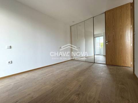Arrendamento T1 c/lugar de garagem no Porto