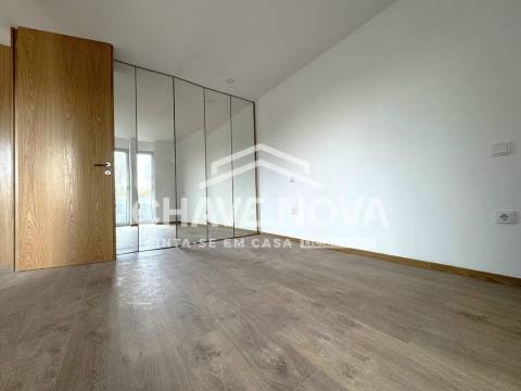 Arrendamento T1 c/lugar de garagem no Porto