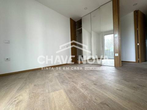 Arrendamento T1 c/lugar de garagem no Porto