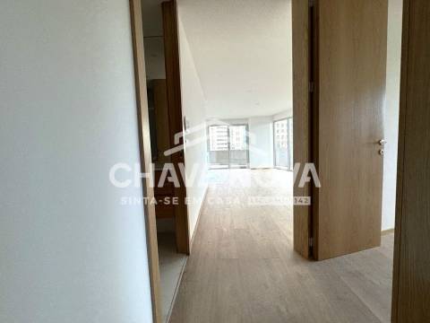 Arrendamento T1 c/lugar de garagem no Porto