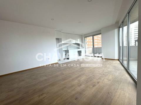 Arrendamento T1 c/lugar de garagem no Porto