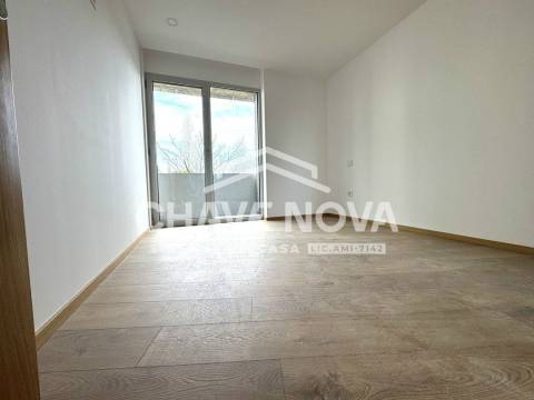 Arrendamento T1 c/lugar de garagem no Porto