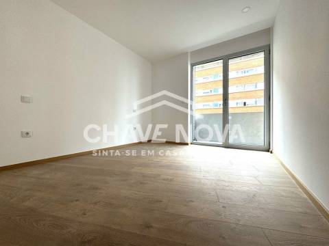 Arrendamento T1 c 2/lugar de garagem no Porto