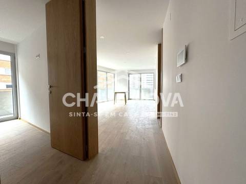 Arrendamento T1 c 2/lugar de garagem no Porto