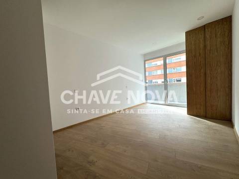 Arrendamento T1 c 2/lugar de garagem no Porto