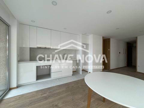 Arrendamento T1 c 2/lugar de garagem no Porto