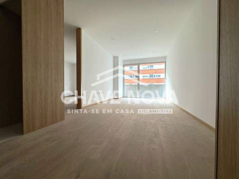 Arrendamento T1 c/lugar de garagem no Porto