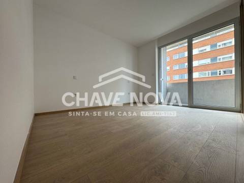 Arrendamento T1 c/lugar de garagem no Porto