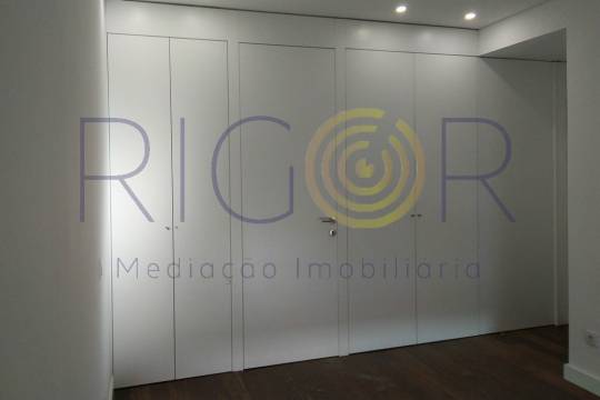 Apartamento T4 novo à rotunda da Boavista e Casa da Música