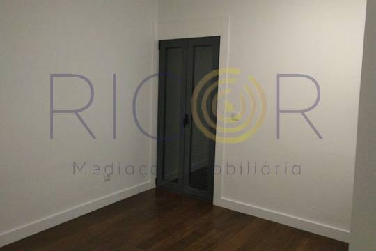 Apartamento T4 novo à rotunda da Boavista e Casa da Música