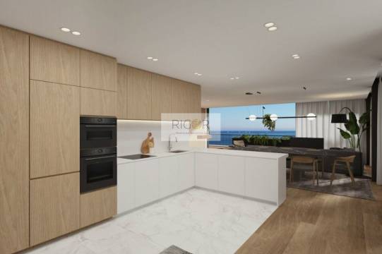Apartamento T4 novo com varanda à seca do bacalhau