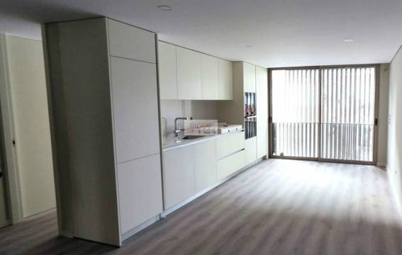 Apartamento T1 com varanda NOVO em Matosinhos Sul