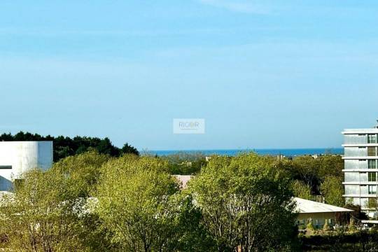Apartamento T2+1 com varanda na sala a sul em Matosinhos.
