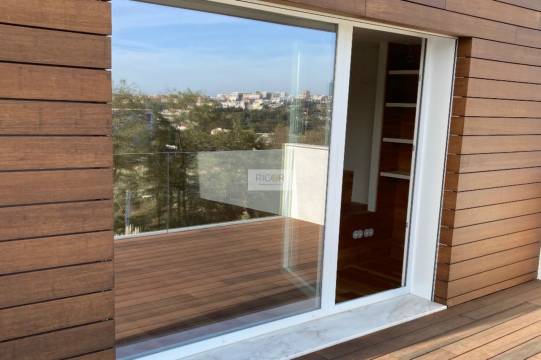 Moradia T4 em construção - Leça do Balio