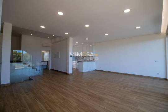 Moradia T3+1 Moderna em Nova Urbanização