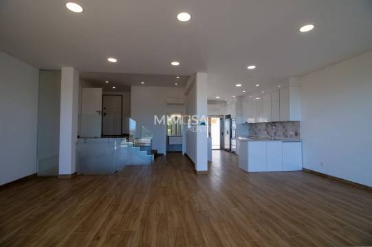 Moradia T3+1 Moderna em Nova Urbanização