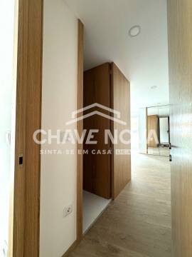 Arrendamento T1 c/ 2 lugar de garagem no Porto