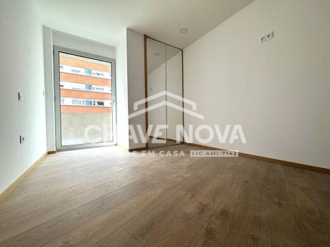 Arrendamento T1 c/ 2 lugar de garagem no Porto