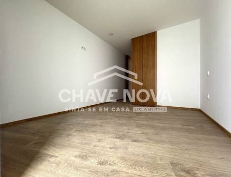 Arrendamento T1 c/ 2 lugar de garagem no Porto
